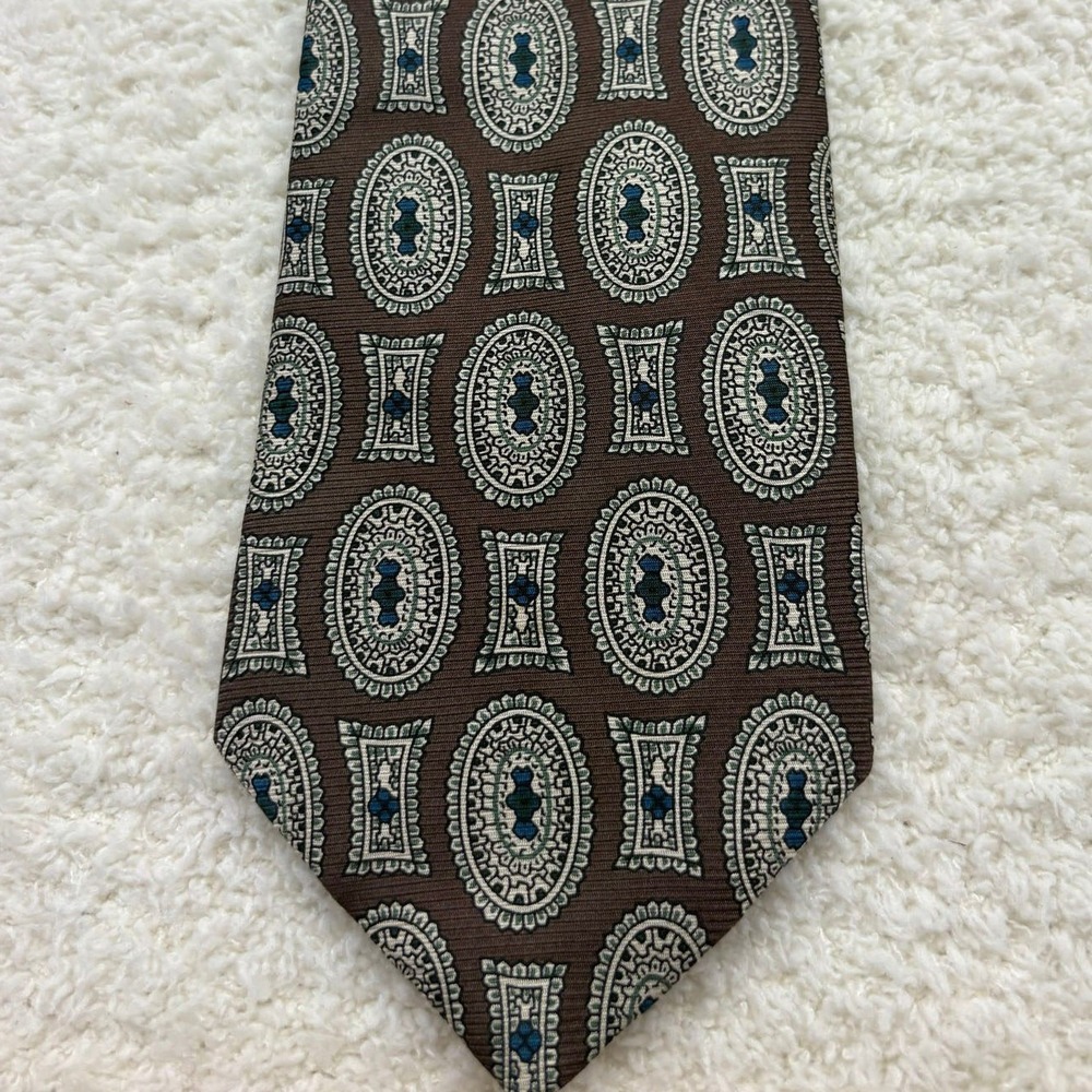 IZOD Tie Necktie Mens Brown Excellent Geometric Medallion Silk Blend Classic
